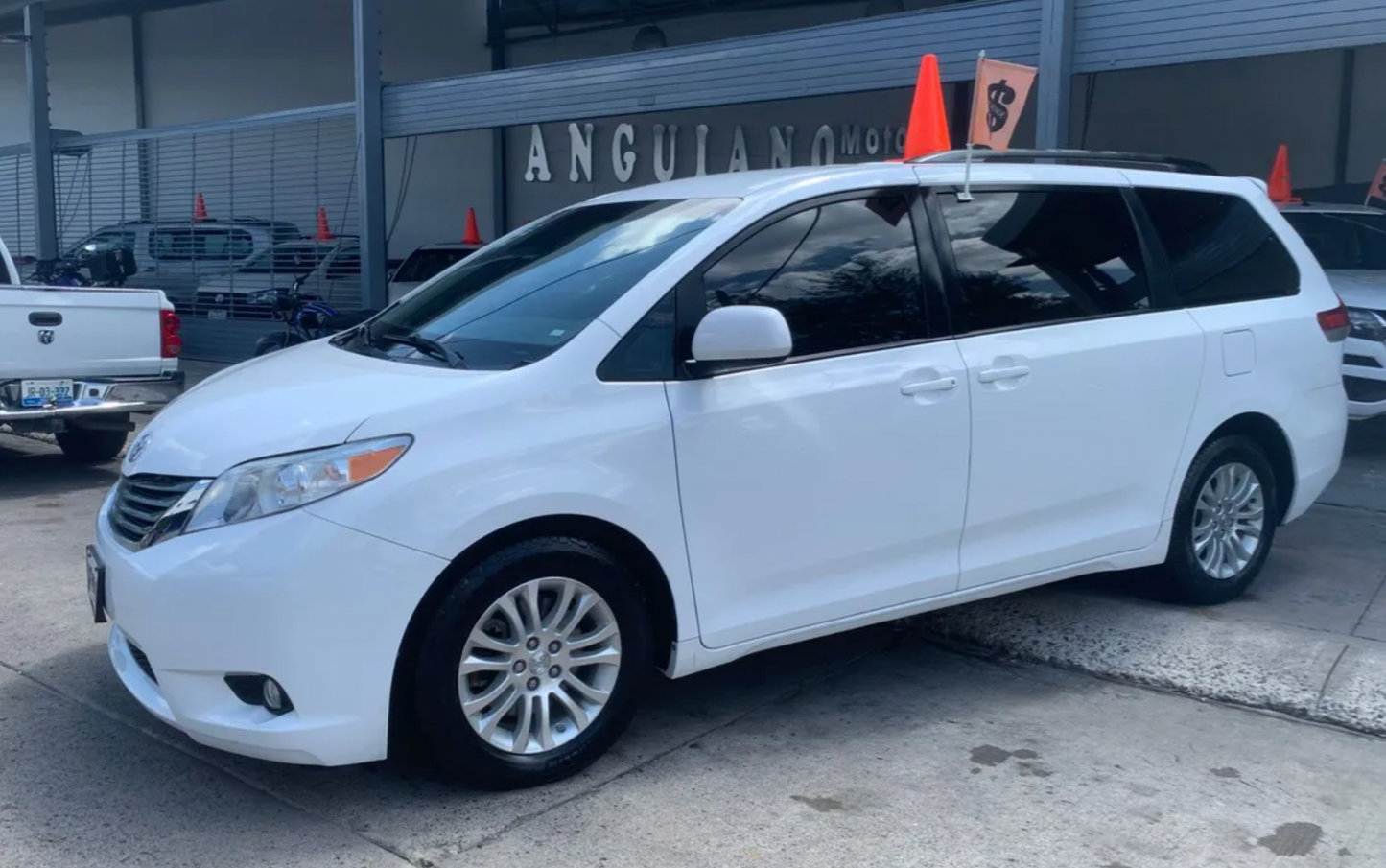 Toyota Sienna 3.5 Xle Mt