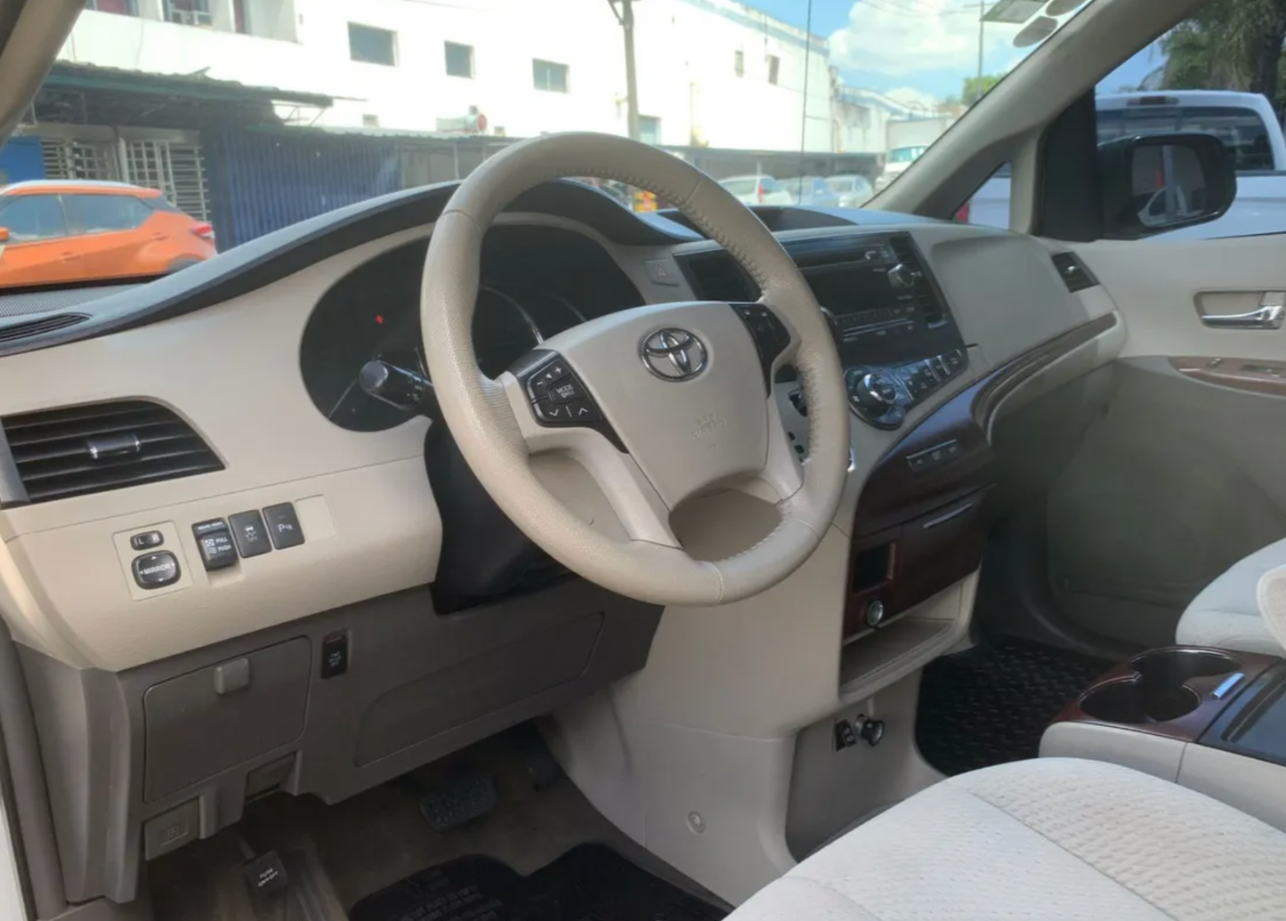 Toyota Sienna 3.5 Xle Mt