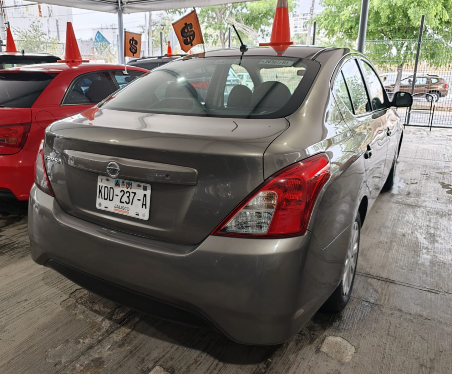 Nissan versa standar