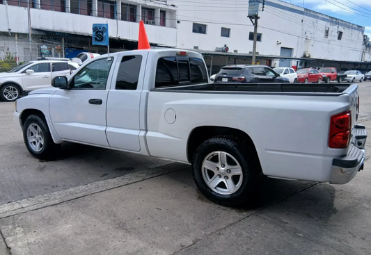 Dodge Dakota Cabina y media