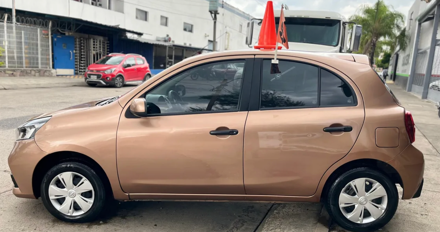 Nissan March 1.6 Sense At