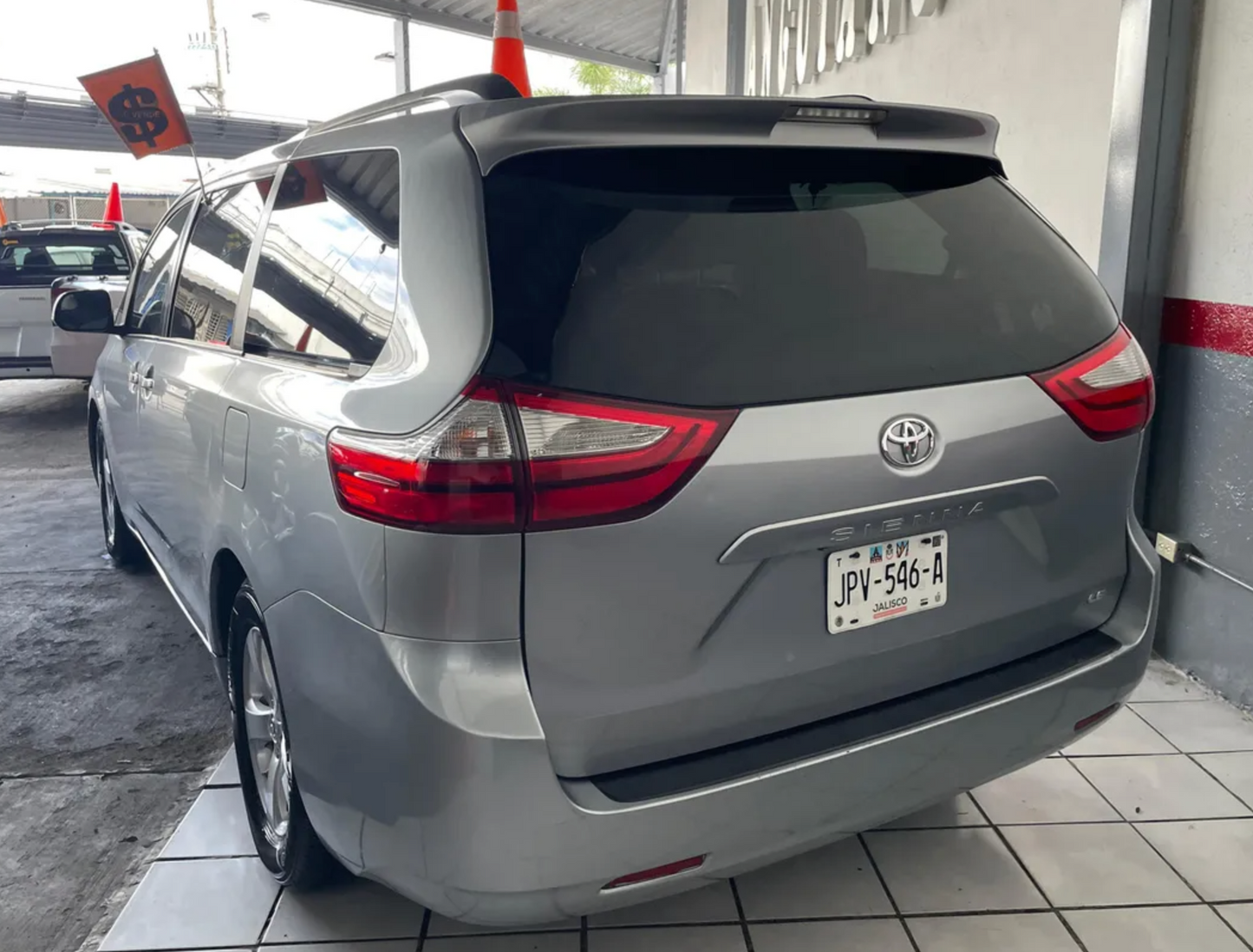 Toyota Sienna 3.5 Le V6 At