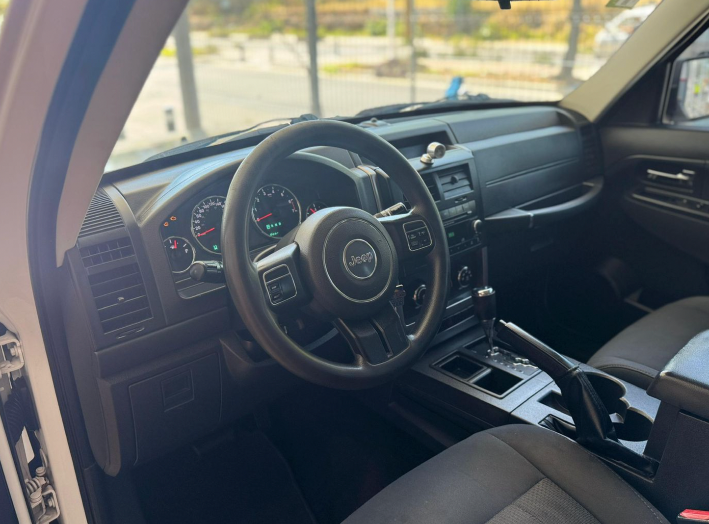 Jeep Liberty Sport V6