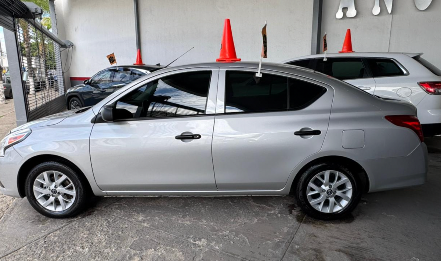 Nissan versa standar