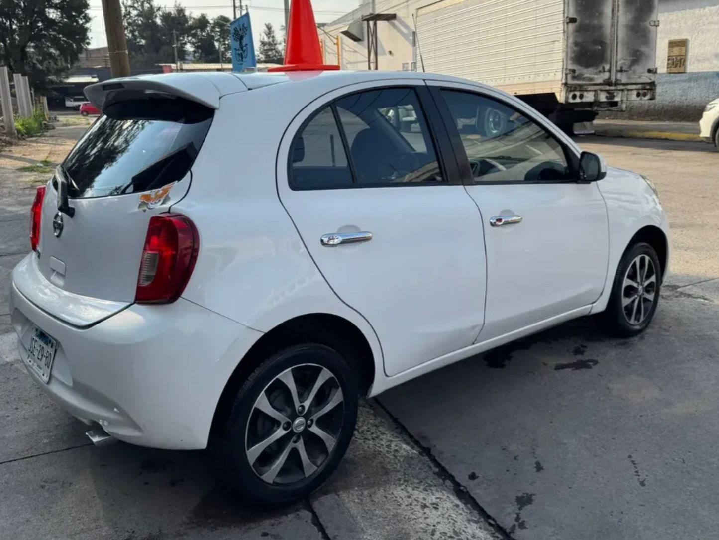 Nissan March 1.6 Advance Mt