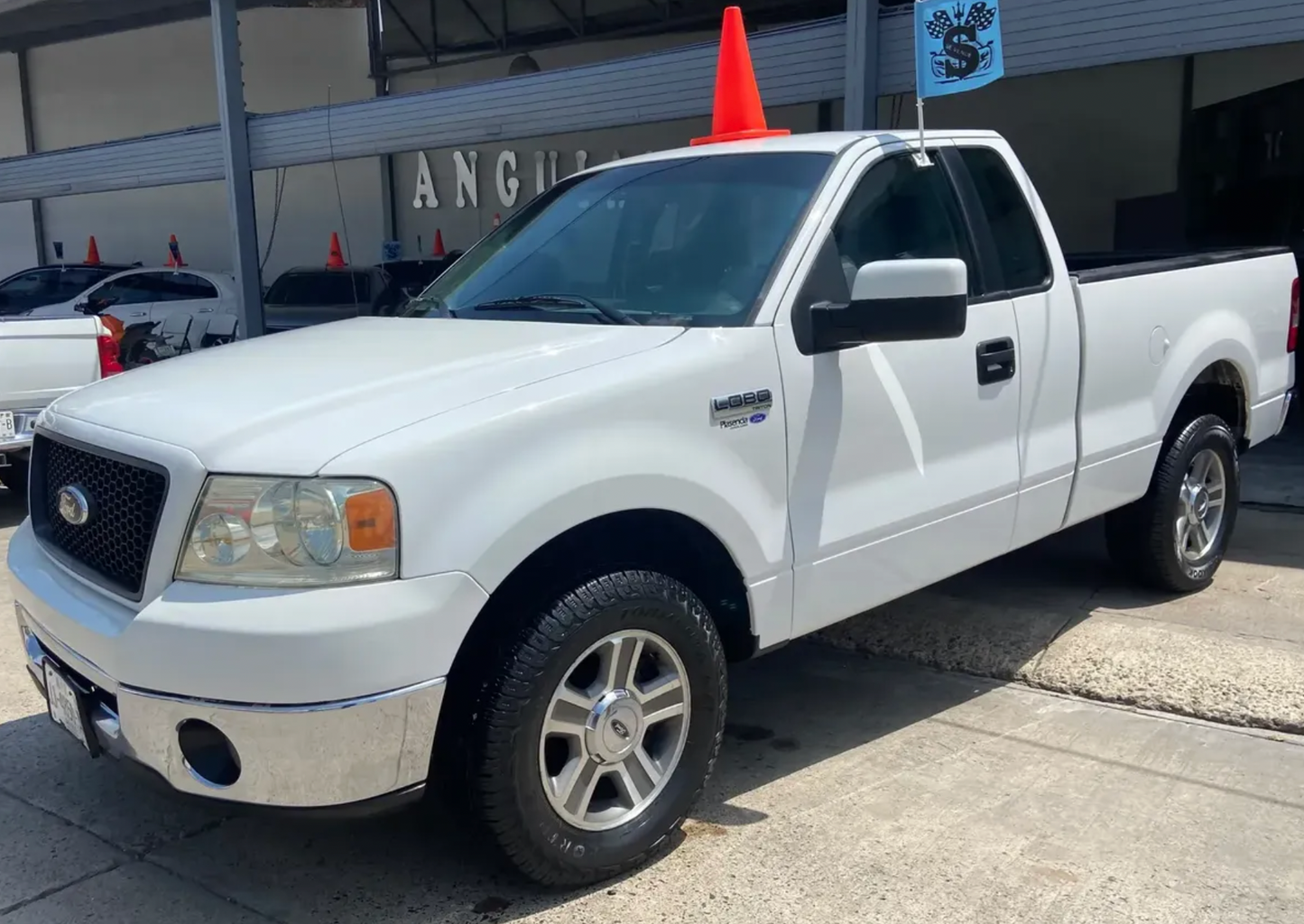 Ford Lobo 4.6 XLT cab reg automática