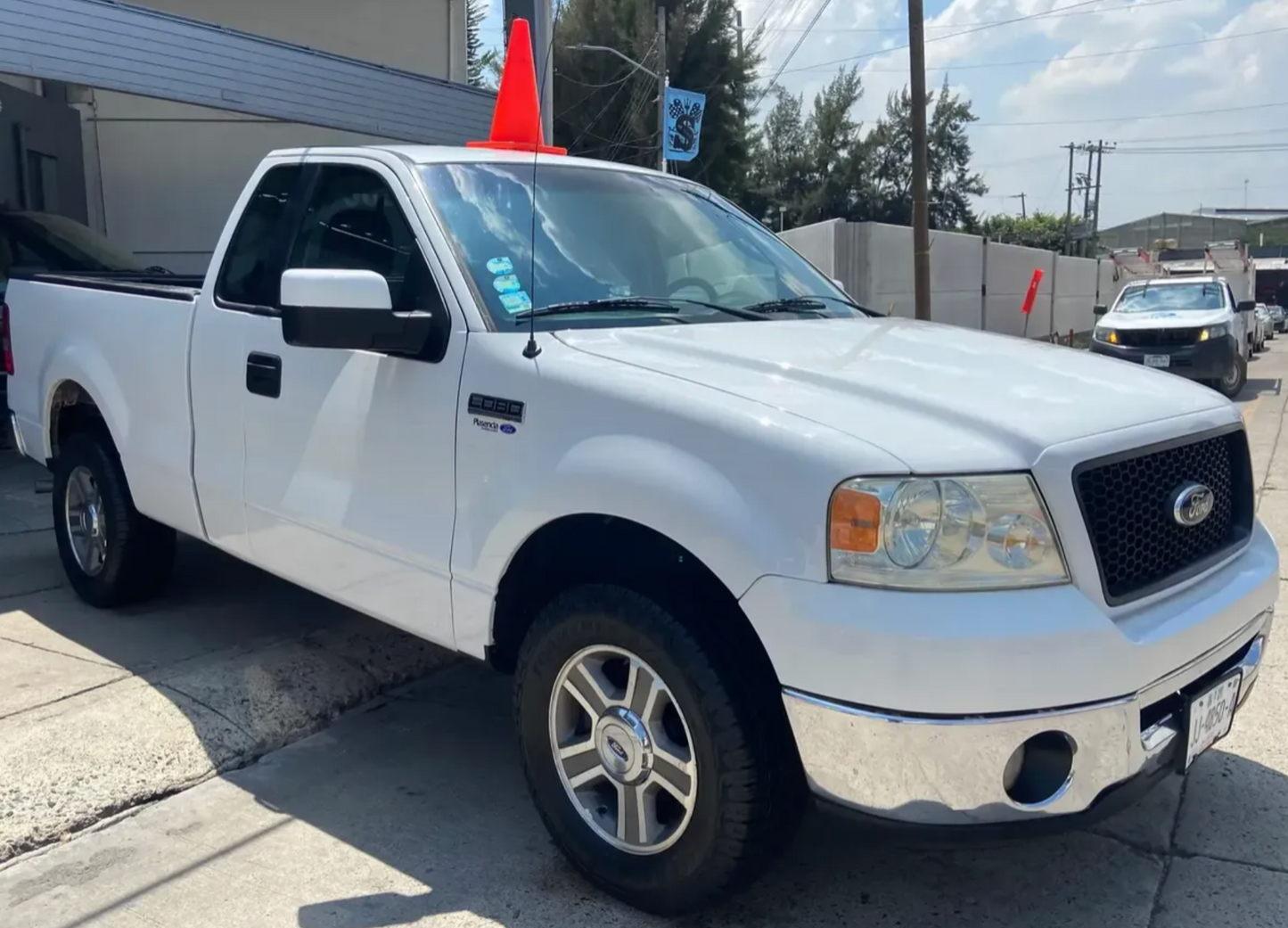 Ford Lobo 4.6 XLT cab reg automática
