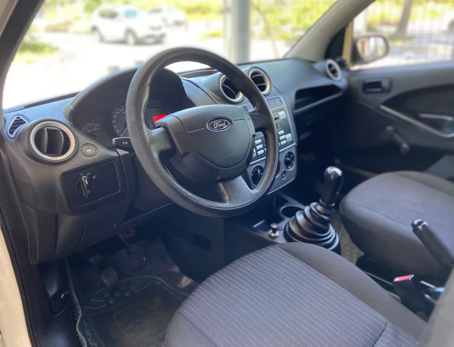Ford Ikon 1.6 Trend Mt