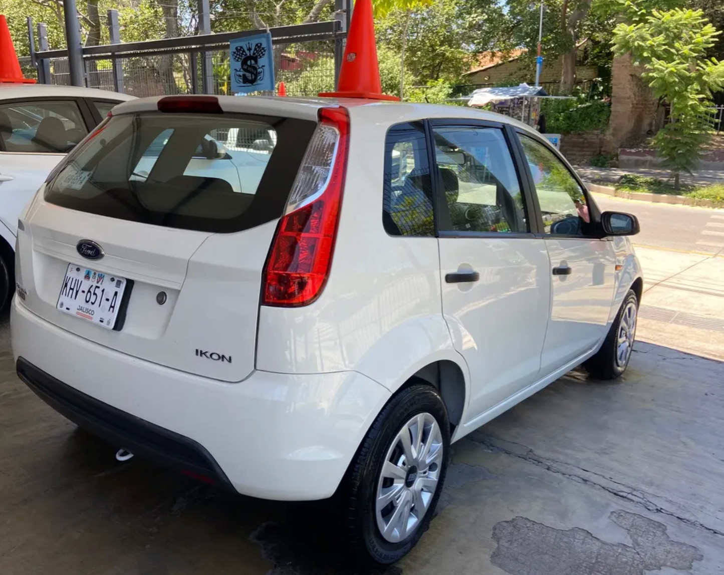 Ford Ikon 1.6 Trend Mt