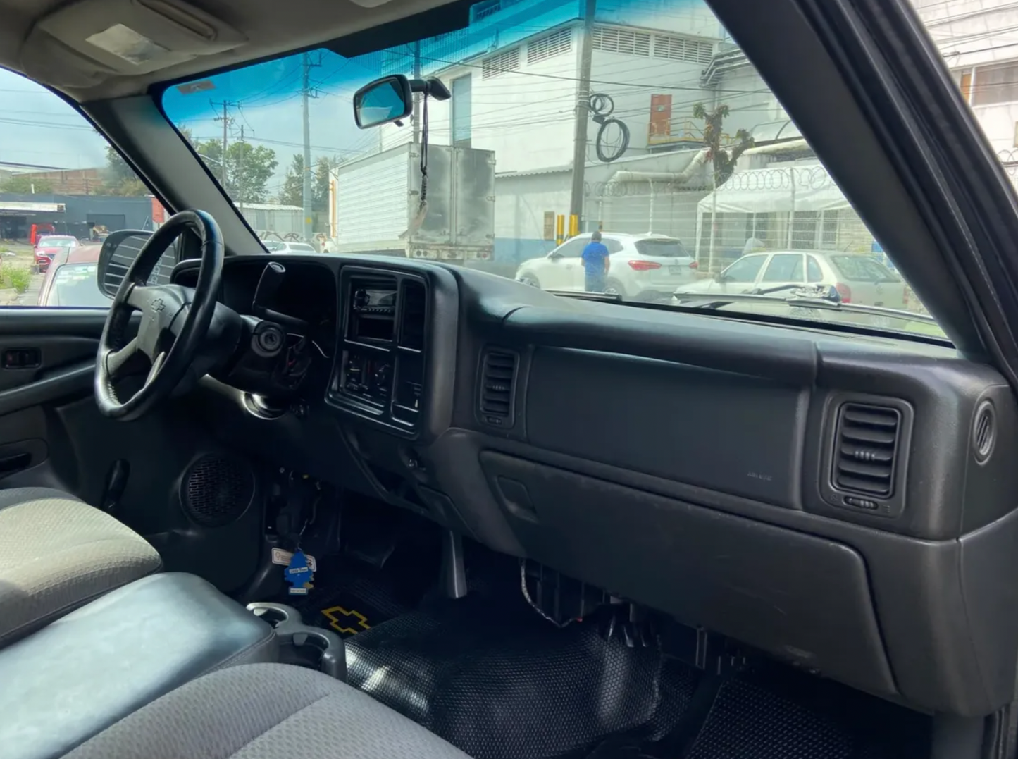 Chevrolet Silverado 6 CIL automática nacional