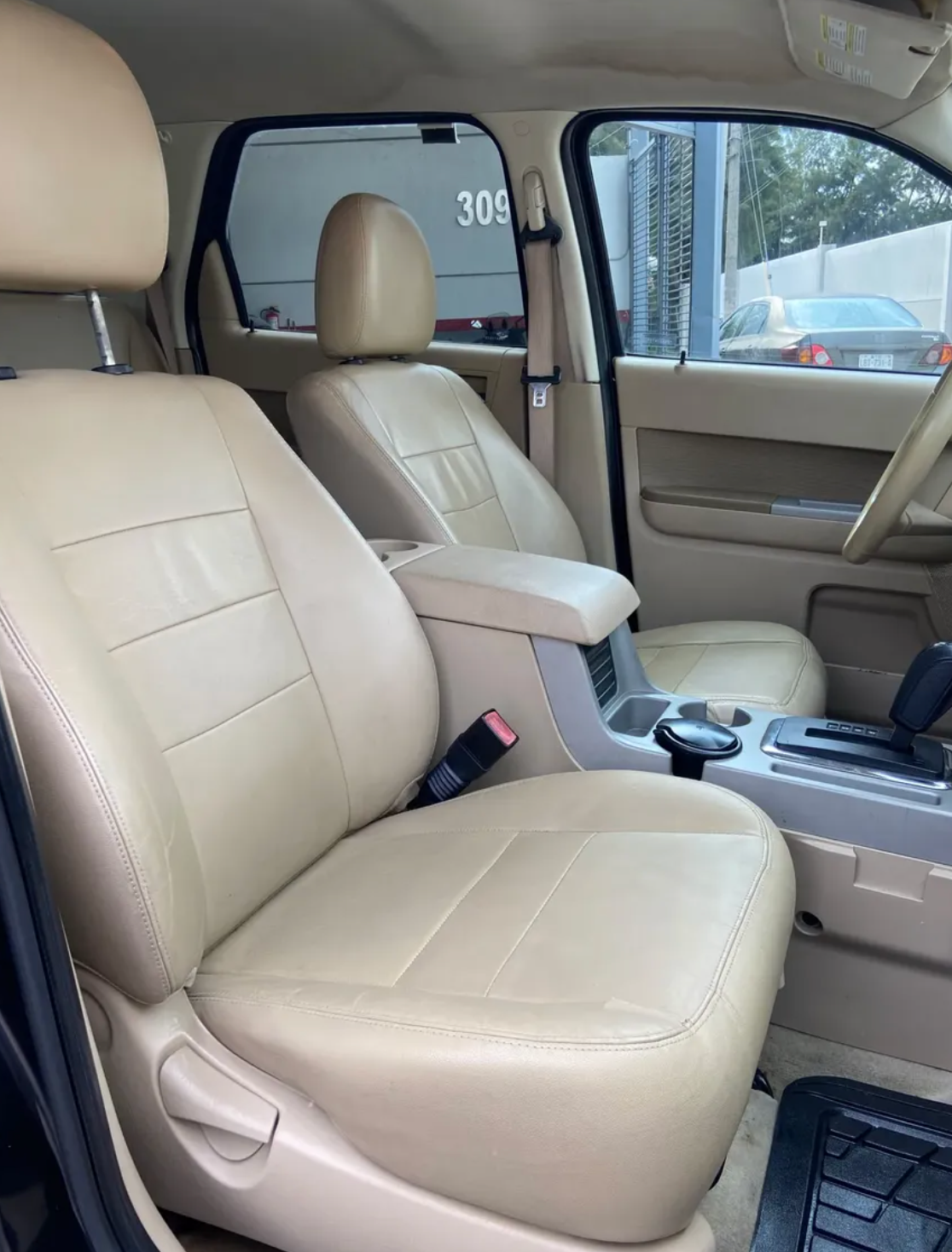 Ford Escape Xls piel automática 4 cil