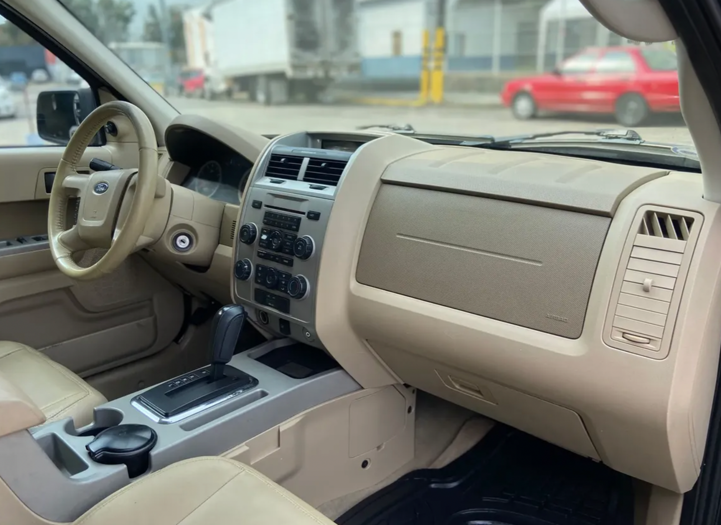 Ford Escape Xls piel automática 4 cil