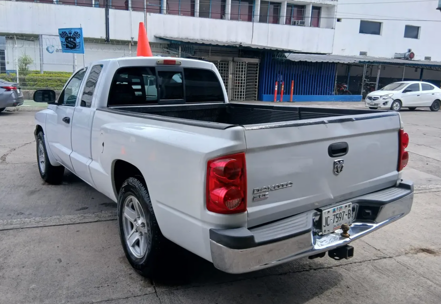 Dodge Dakota Cabina y media