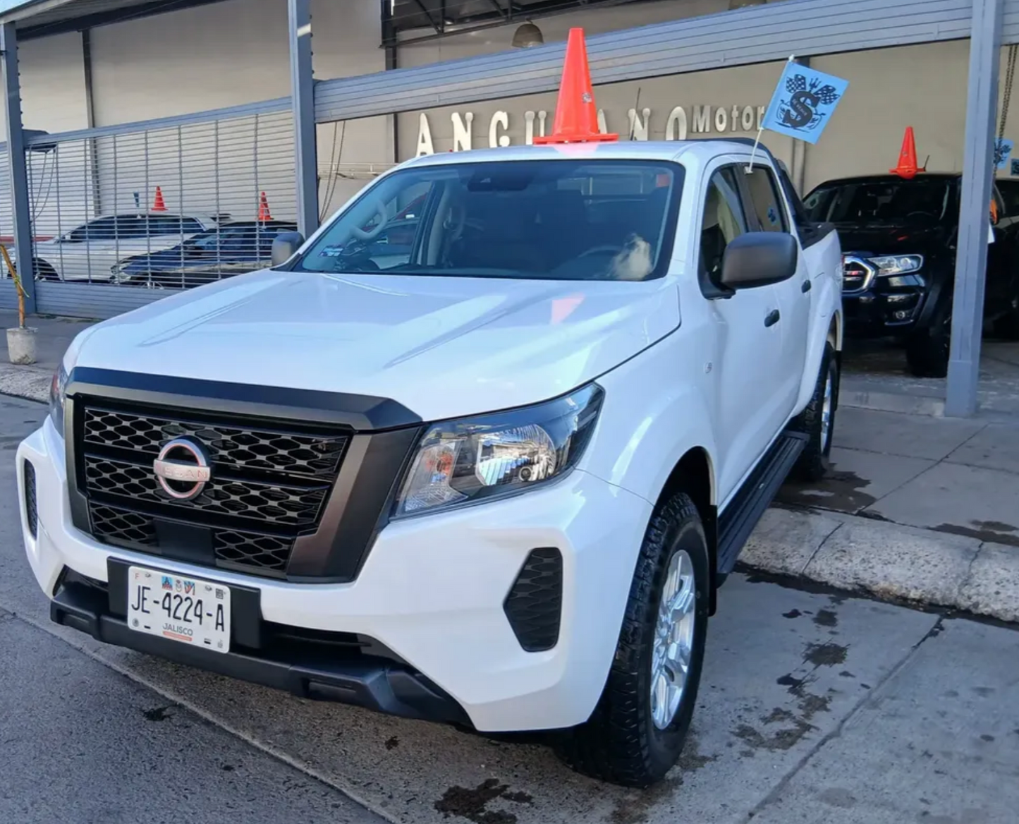 Nissan Frontier 2.5 Se Dc 4X2 Mt
