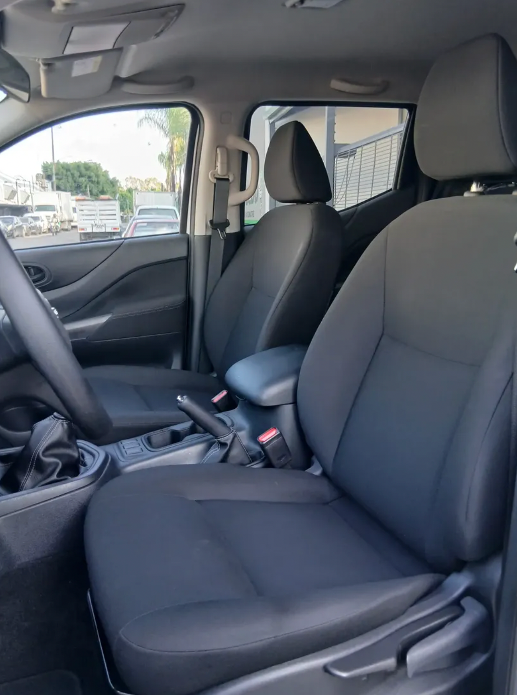 Nissan Frontier 2.5 Se Dc 4X2 Mt